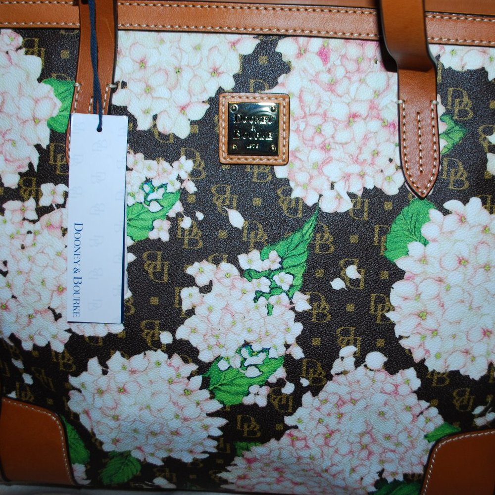 NWT Dooney & Bourke Lilac Tote - BEAUTIFUL!!! - Picture 2 of 10